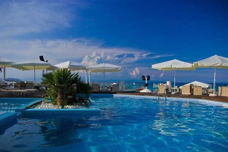 Al Mare Hotel 폴리크로노